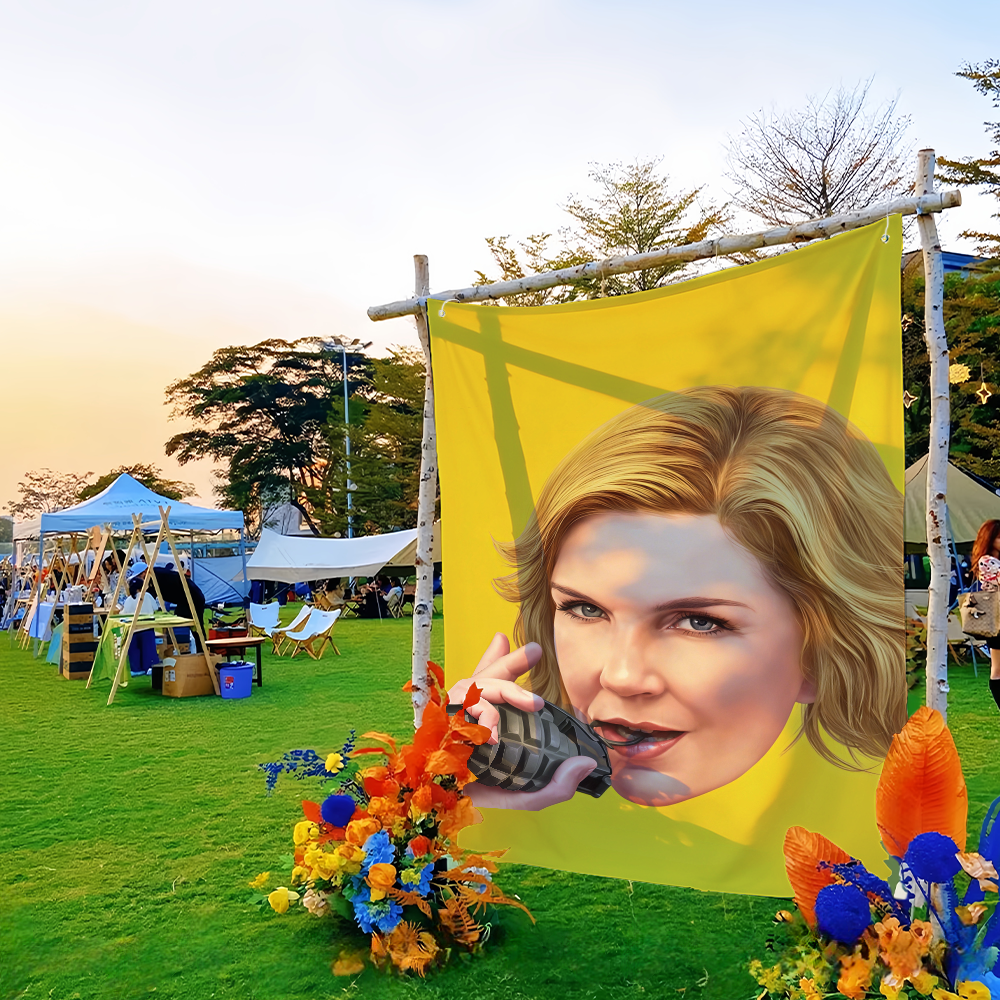 TV 2025 Pluribus  flag For Pic - Outdoor Camping Tv recensione e prezzo